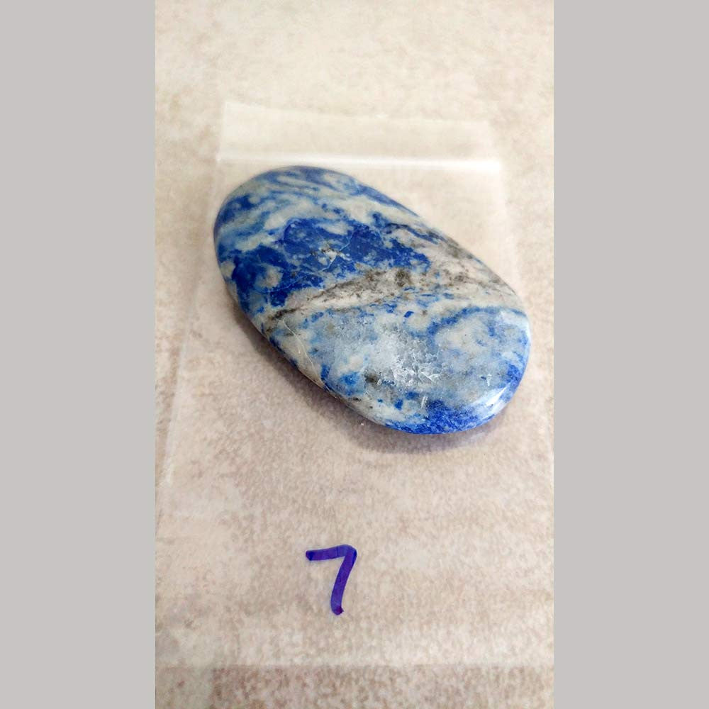  Lapis Lazuli reminds us of the power of the spoken word, fosters full verbal expression, and clears problems