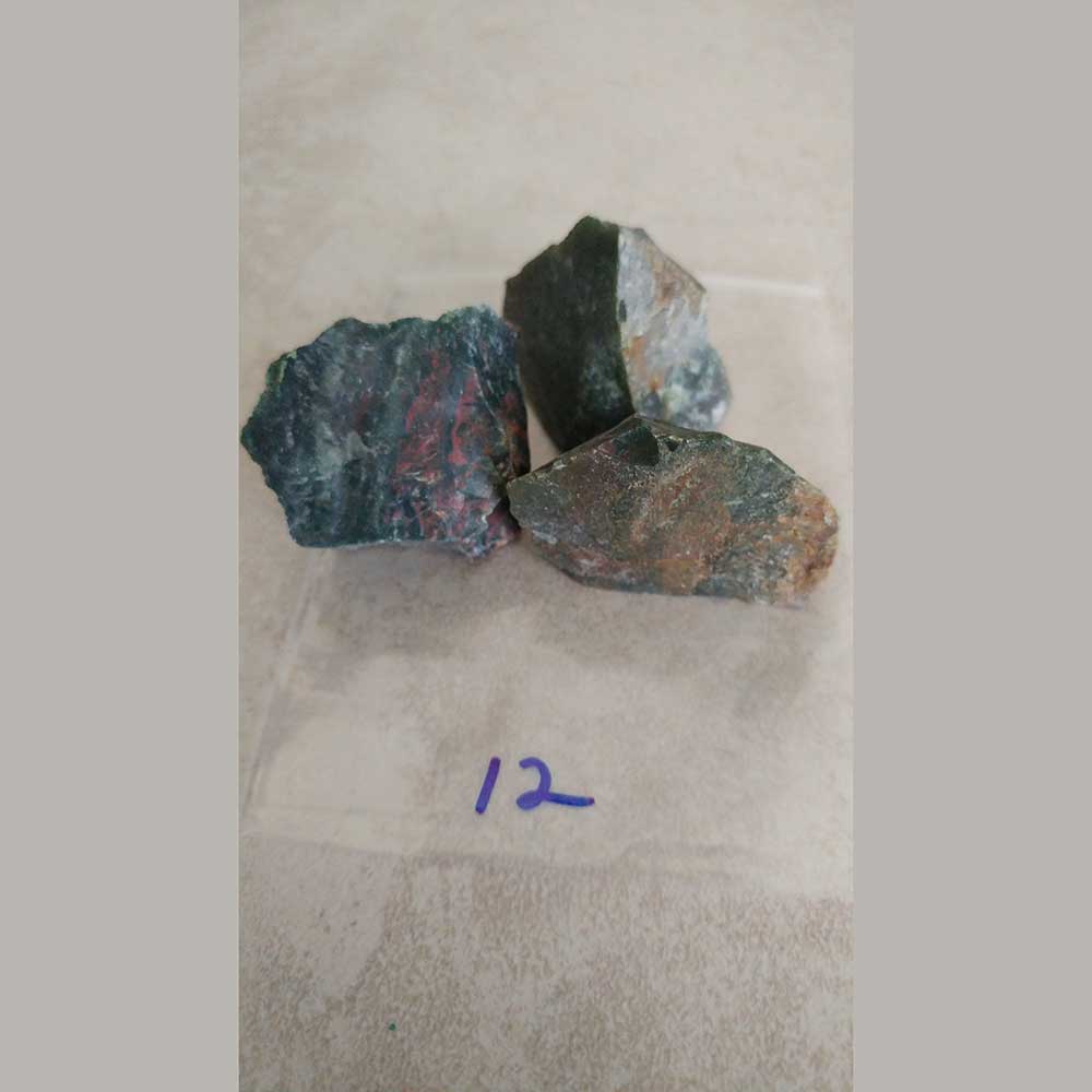 Bloodstone benefits blood rich organs, regulates and supports blood flow and aids circulation