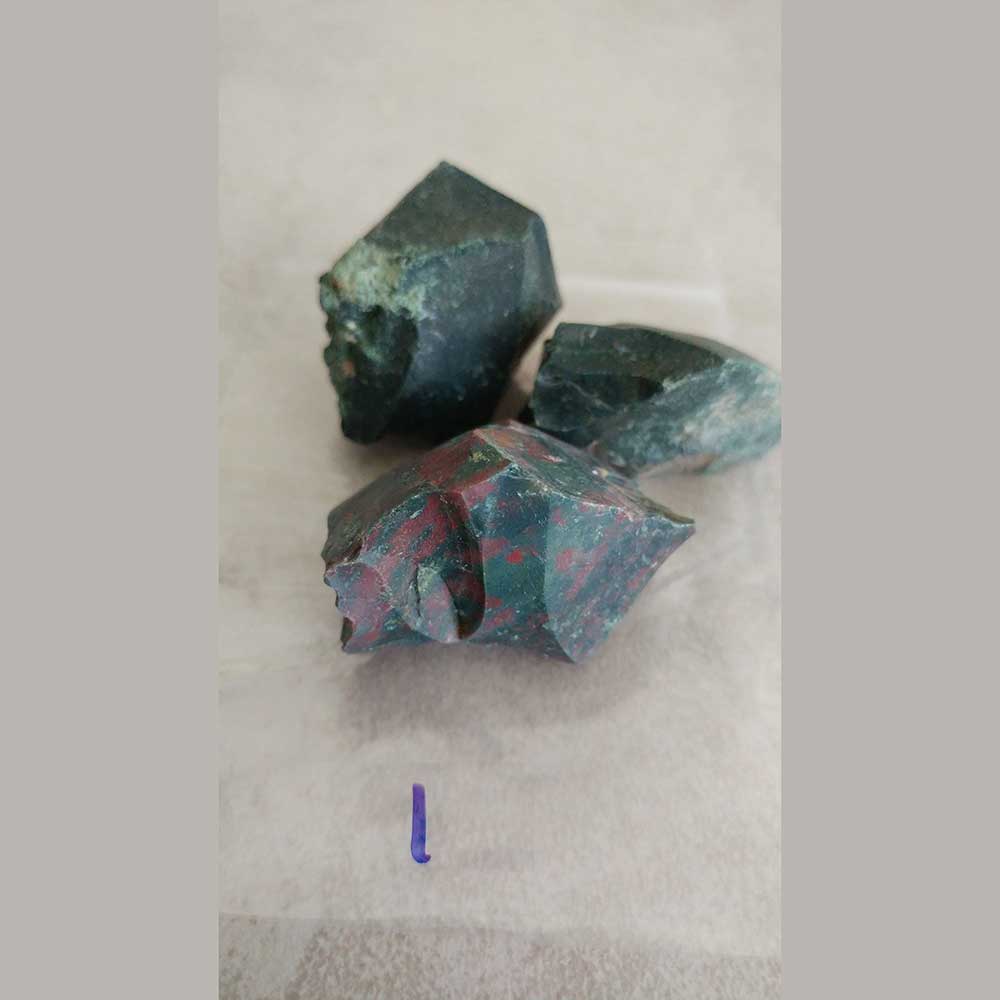 Bloodstone benefits blood rich organs, regulates and supports blood flow and aids circulation